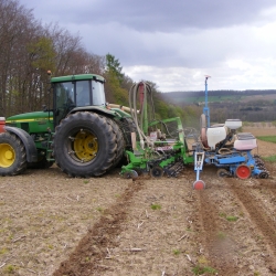 Ensemble Trémie Frontale + combiné Strip-Till Semoir